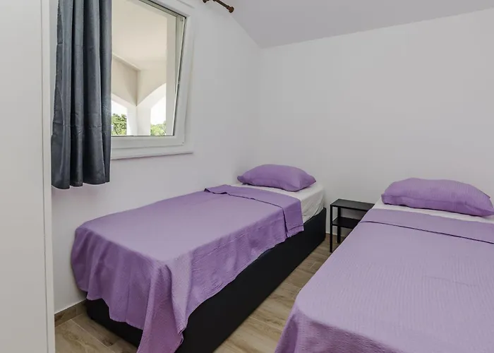 Lägenhet Budimir 6 By Interhome *